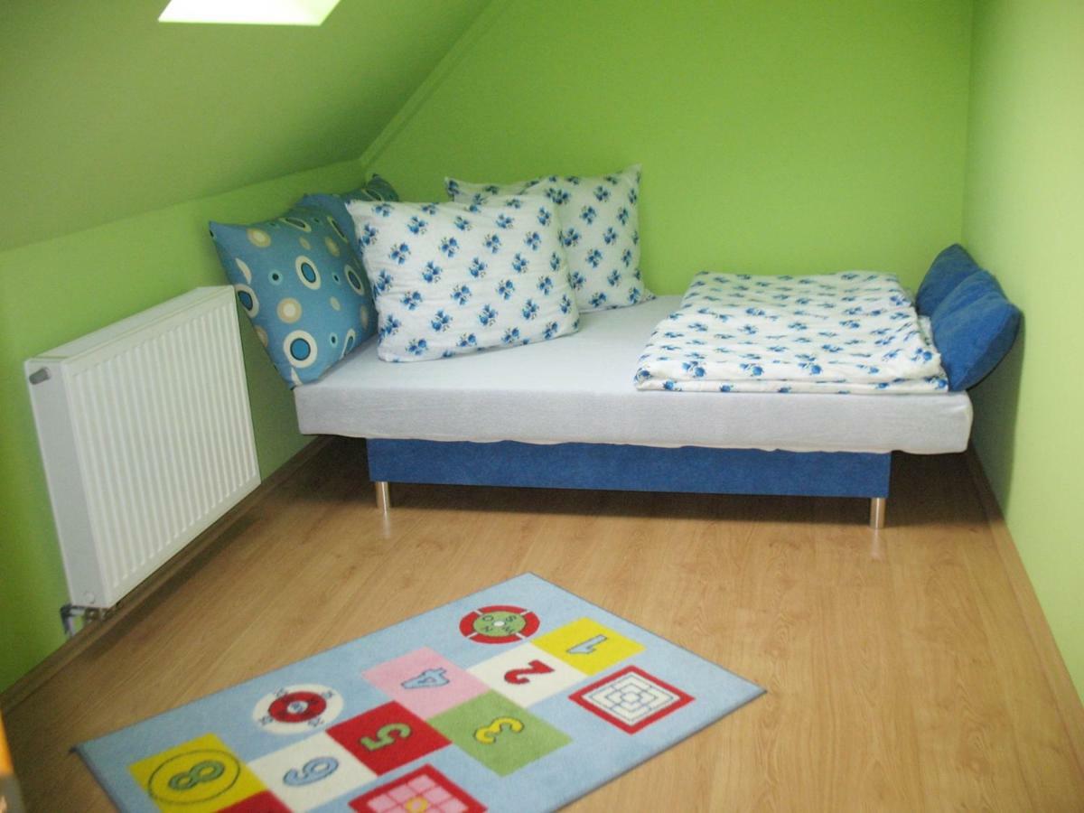 Kutyabarát medencés apartman Gyenesdiáson Exterior foto